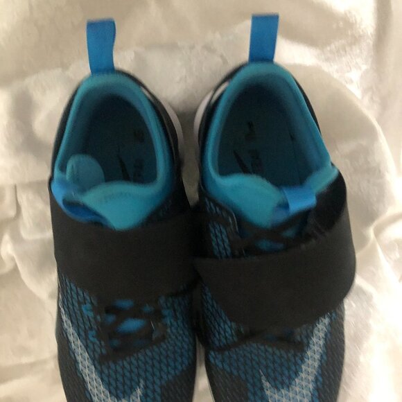 Nike Air Zoom Strong Women Training Shoes - Picture 10 of 16